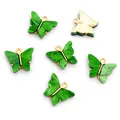 Schmetterling-Anhänger aus grünem Marmor-Acryl mit goldener Basis für Schmuckzubehör - Grüner Marmor Stil (AF7-32)