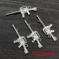 M16 Gewehr Anhänger aus Legierung in Altsilber für DIY Schmuck 45x16mm - Moderner Sturmgewehr-Stil (AC3-33)