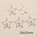 Fünf hohle Sternanhänger aus Legierung in Altsilber für DIY-Schmuckherstellung - 29x25mm