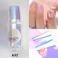 Vista macro della pellicola olografica aurora per decorazioni di nail art iridescenti - Carta Aurora (K02)