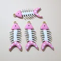 Dettaglio di ciondoli a forma di lisca di pesce rosa e bianchi per gioielli fai-da-te - Rosa Chiaro (AJ5-44)