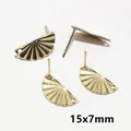 Detailed macro view of 15x7mm gold-plated fan-shaped earring base with radial texture - Radiating Fan Style (AI3-29)