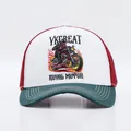 Vista frontale dettagliata del cappellino trucker tricolore con ricamo moto YKGREAT - Regolabile / Motociclista Tesa Bianco Verde