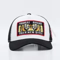 Dettaglio del ricamo occhio di tigre e della trama a rete sul berretto trucker bicolore - Regolabile / Occhio di Tigre Tesa Bianco Nera