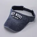 Dettaglio visiera in denim lavato blu navy con ricamo KEY WEST bianco e toppa EST.1828 - Regolabile / Blu Marino-KEY WEST