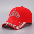 Cappellino da baseball rosso in cotone con corona di strass e dettagli in diamante - Regolabile / Rosso Corona di Strass