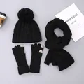 Conjunto de punto de invierno con gorro con pompón, bufanda y guantes táctiles negros - Negro