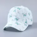 Detailansicht hellblaue Baseballkappe mit weißem Spitzenüberzug und Schmetterlingsmuster - Verstellbar / Einfache Spitze Grüner Schmetterling