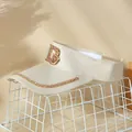Visiera traspirante color crema con lettera D in strass e tesa larga per protezione solare - Regolabile / Beige