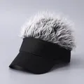 Lustiger schwarzer Visor-Hut mit silbergrünem Kunsthaar für Hip-Hop Kostüme - Schwarzer Baseballhelm / Graue Perücke