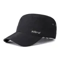 Detalle de gorra militar negra de ripstop con ojales y logotipo plateado - Ajustable / Estilo con Letras Impresas / Negro