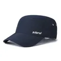Detalle de gorra militar azul marino de secado rápido con logotipo y ojales metálicos - Ajustable / Estilo con Letras Impresas / Azul marino