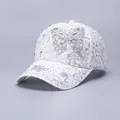 Elegante witte kant baseballpet voor dames met strass vlinderontwerp en gebogen klep - Verstelbaar / Wit