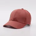 Casquette de baseball classique en daim rouge brique avec design à six panneaux - Réglable / Rouge Rouille