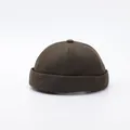 Gorro docker minimalista verde oliva oscuro con borde enrollado y diseño de seis paneles - Ajustable / Café