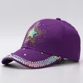 Lila Baseballkappe mit Sternmuster aus Strasssteinen und funkelnden Pailletten-Details - Verstellbar / Farbverlauf Lila