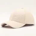 Berretto da baseball in pelle PU crema trapuntato con motivo a rombi e visiera curva - Regolabile / Bianco Sporco