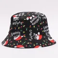 Dettaglio cappello a secchiello natalizio con stampa festiva e motivi di luci colorate - M (56-58cm) / Luci Cappello Natale Nero