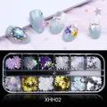 Kerst sneeuwvlok nagelglitter set met 12 vakjes gekleurde pailletten voor winterse manicure - Feestelijke Gemengde Sneeuwvlok Set (XHH02)