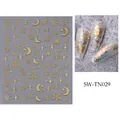 Détail de stickers d'ongles dorés étoiles et lune appliqués sur ongles à paillettes - Flocon de Neige Étoile (SW-TN029)