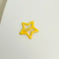 Pasador de pelo con forma de estrella amarilla vibrante para niñas acabado pulido - Dorado