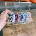 Set di elastici scozzesi in una scatola di vetro dorata con coperchio e catena - Modello Chihiro