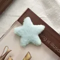 Barrette étoile en peluche bleu clair avec texture douce pour femmes et filles - Bleu