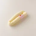 Dettaglio del fermaglio per capelli in tessuto giallo con nastro Hello Cherry - Giallo Chiaro Ciliegia