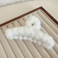 Süße weiße Plüsch-Haarklammer mit weichem Kunstfell und Schleife für Damen - Plüsch-Haarklammer / Gebrochenes Weiß