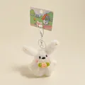 Détail du porte-clés lapin en peluche blanche avec oreilles perlées et rose en satin - Lapin avec décoration perle et rose (Style 5)