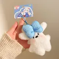 Porte-clés chiot en peluche blanche avec nœud à carreaux bleu et fermoir en plastique - Chiot blanc avec nœud à carreaux bleu (Style 6)