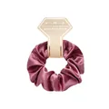 Dunkelrotes Satin-Haargummi auf Karte mit To have and to hold your hair back Text - Satin Dunkelrosa