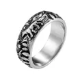 Anello lupo vintage in acciaio inossidabile con rilievo di montagne boscose e cielo stellato - US 7 / Argento antico