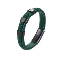 Dettaglio bracciale in pelle intrecciata verde con chiusura magnetica in metallo nero - Circonferenza 19 cm / Verde