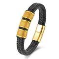 Dettaglio del bracciale da uomo in pelle intrecciata con perle dorate e chiusura magnetica - Taglia S / Oro