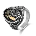 Anello vintage da uomo in acciaio al titanio con rilievo faro dorato e onde nautiche - US 7 / Oro e Argento