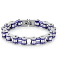 Dettaglio del bracciale a catena da moto viola e argento con chiusura in acciaio inox - 10mm di Larghezza * 21,5cm di Lunghezza / Viola e Argento