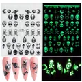 Selbstklebende Halloween-Nagelaufkleber mit leuchtenden Totenkopf und Spinnen Motiven - Leuchtender Alien Totenkopf Stil (CY-049)