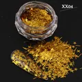 Macro-opname van gouden ster- en staafnagelglitter in een potje op zwarte achtergrond - Gouden Ster en Strip Gemengde Pailletten (XXN-04)