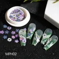 3D-bloem nageldecoratie met paarse en witte houtpulp madeliefjes op groene nagels - Paars Blauw Witte Bloemen Stijl (MPH02)