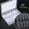 Detailopname van transparante nagelverlenging mallen met schaalverdeling in box - Lange Puntige Stijl (L07)