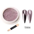 Nahaufnahme von hellviolettem Metall-Spiegelpuder mit Schwammapplikator-Werkzeug - Metallic Lila (TH-04)