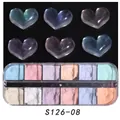 Nahaufnahme von 12-Farben Aurora Nailart Glitzer Set mit herzförmigen Anhängern - Mehrfarbiges Aurora Puder Set (S126-08)