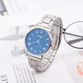 Orologio al quarzo da uomo classico con quadrante blu a numeri romani e cinturino argento - Quadrante Nero Romano