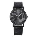 Minimalistische schwarze Quarzuhr mit Mesh-Armband und Herzakzenten auf dem Zifferblatt - Schwarz