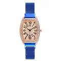 Detail van roségouden tonneau horloge met kristallen wijzerplaat en blauwe Milanese band - Blauw