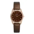 Dettaglio del quadrante in oro rosa con lunetta in strass e cinturino in pelle - Marrone