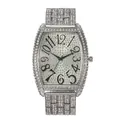 Montre à quartz de forme tonneau argentée avec pavage de diamants et chiffres arabes - Argenté