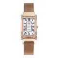 Detail van roségouden quartz horloge met Romeinse cijfers en kristallen lunette - Wit