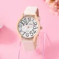 Mode dameshorloge met roségouden strass-bezel en witte getextureerde lederen band - Wit